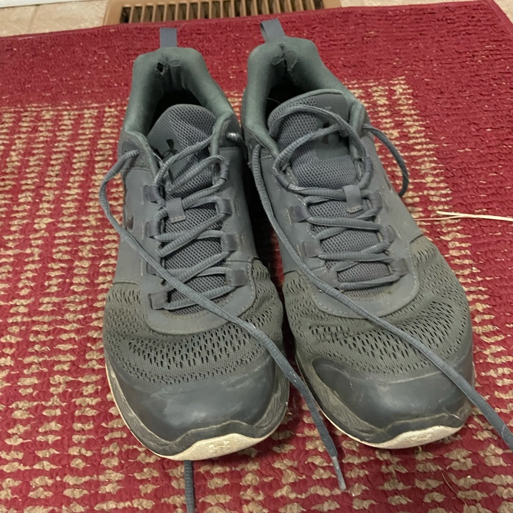 Under armour charged men’s training shoes